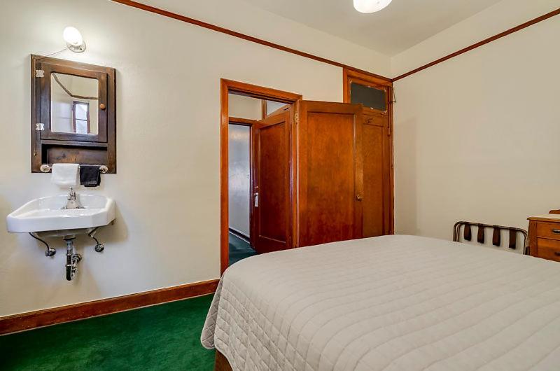 Ryan Hotel 월리스 외부 사진
