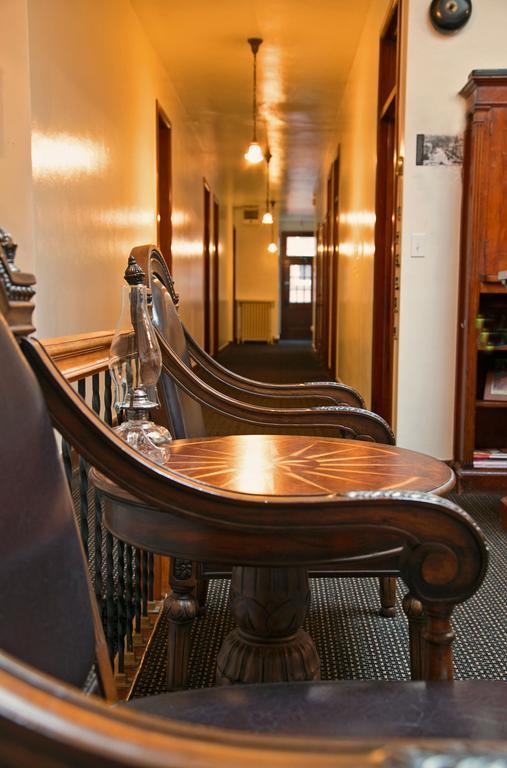 Ryan Hotel 월리스 외부 사진