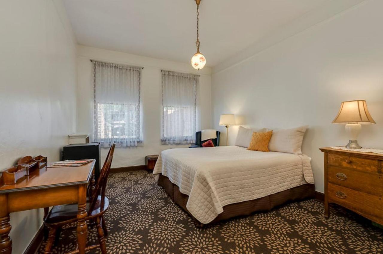 Ryan Hotel 월리스 외부 사진